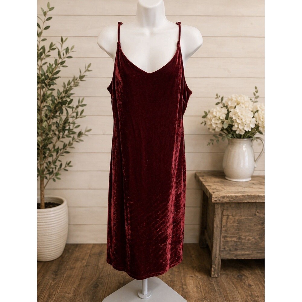 Love J Women’s L Burgundy Velvet Slip Dress Adjustable Straps 34” Bust